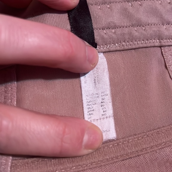 Pretty in Pink? Adore me - Picture 5 of 5